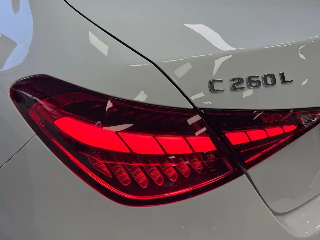 Mercedes-Benz C-Class — фото 14