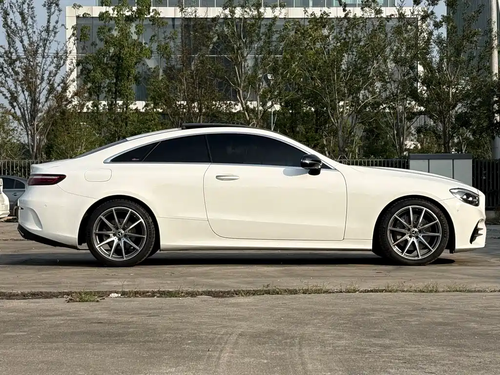Mercedes-Benz E-Class (Import) — фото 4