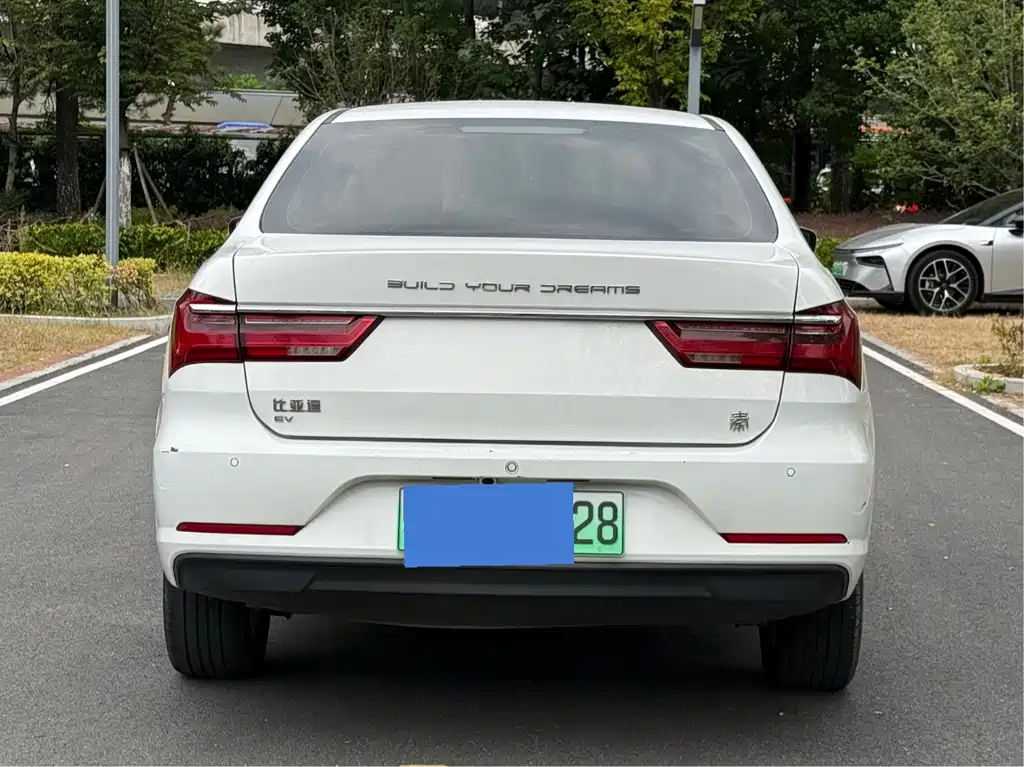 BYD Qin NEV — фото 5