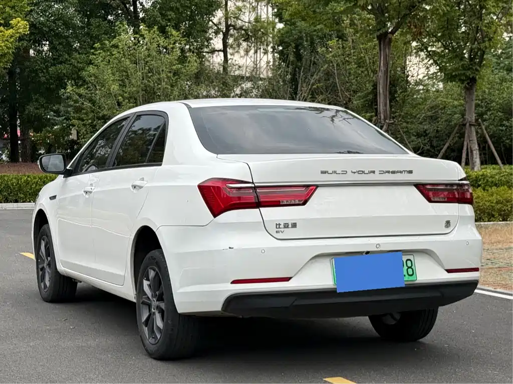 BYD Qin NEV — фото 6