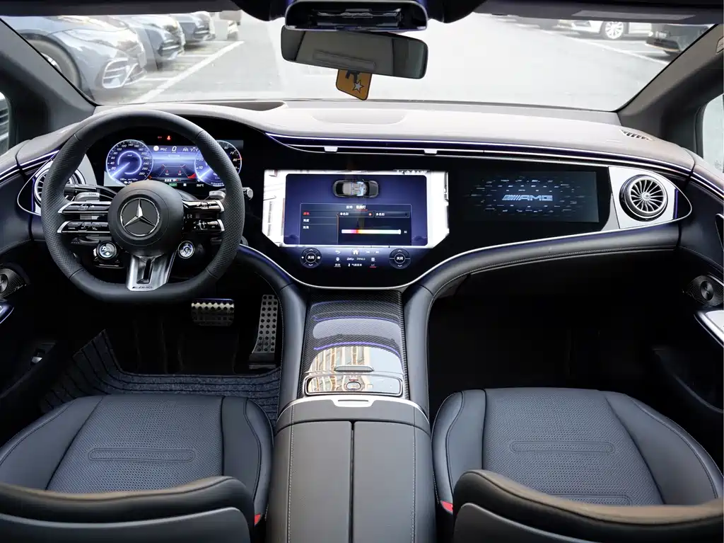 Mercedes-Benz EQE AMG — фото 13