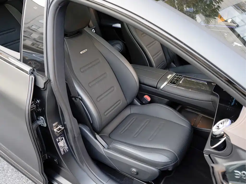 Mercedes-Benz EQE AMG — фото 17