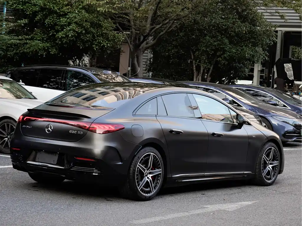 Mercedes-Benz EQE AMG — фото 4