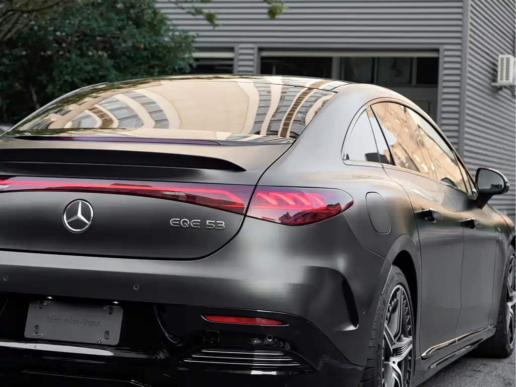 Mercedes-Benz EQE AMG — фото 6