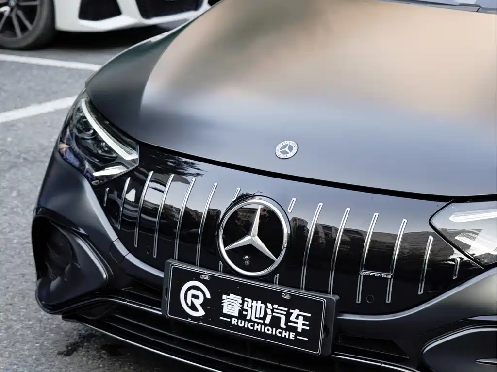 Mercedes-Benz EQE AMG — фото 9