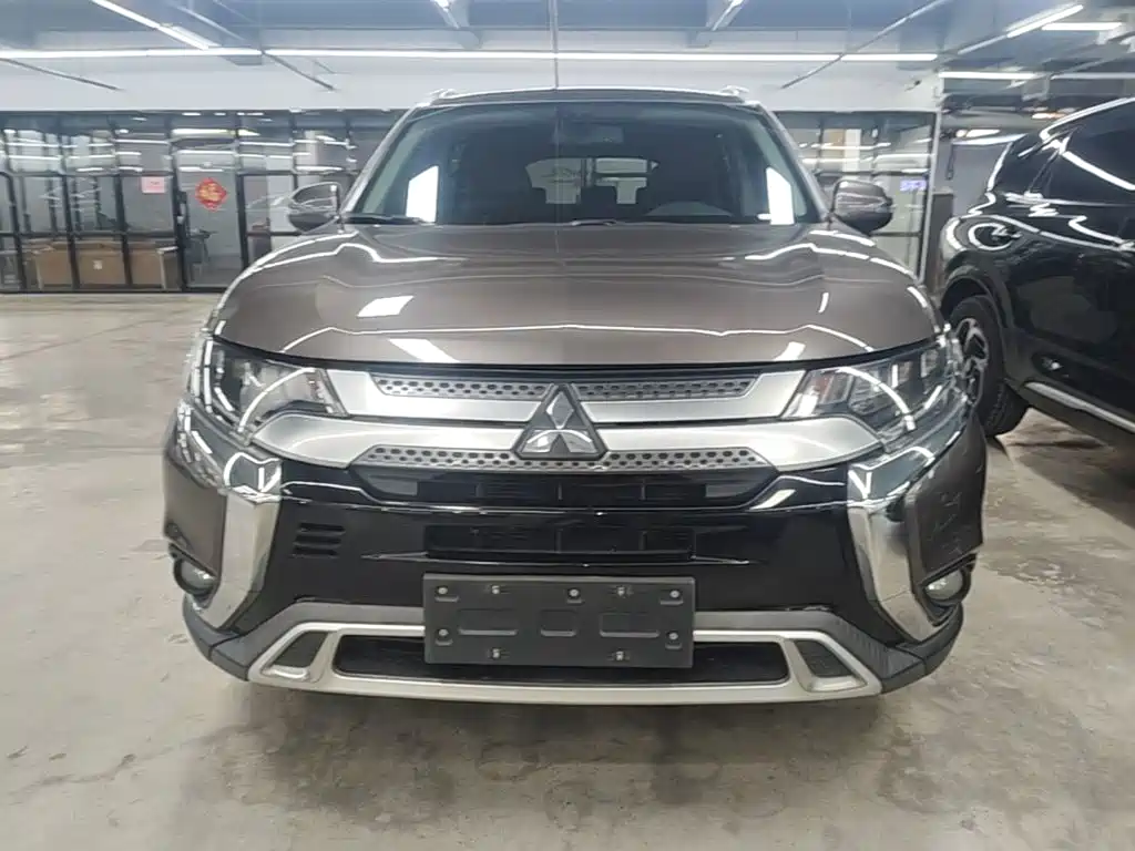 Mitsubishi Outlander — фото 2