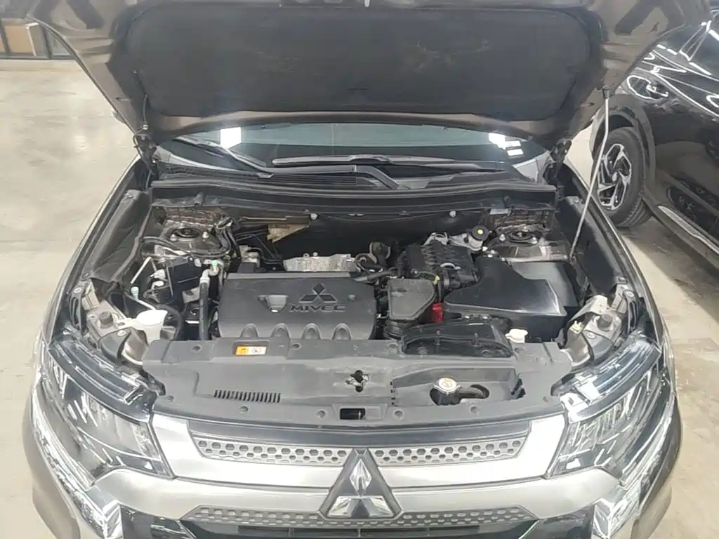 Mitsubishi Outlander — фото 19