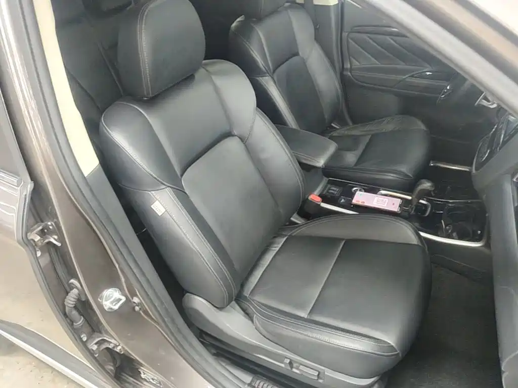 Mitsubishi Outlander — фото 24