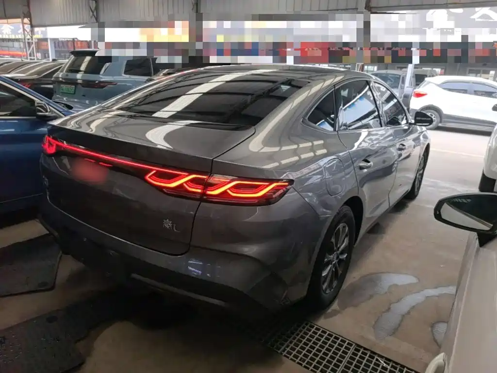 BYD Qin L — фото 7