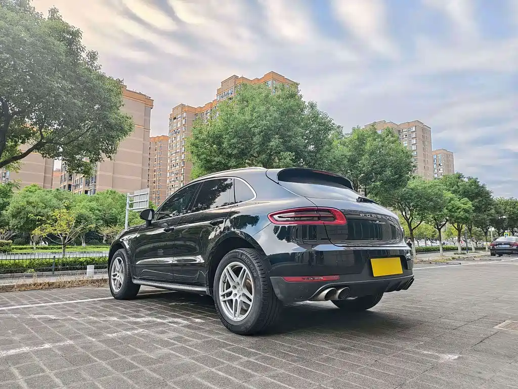 Porsche Macan — фото 18