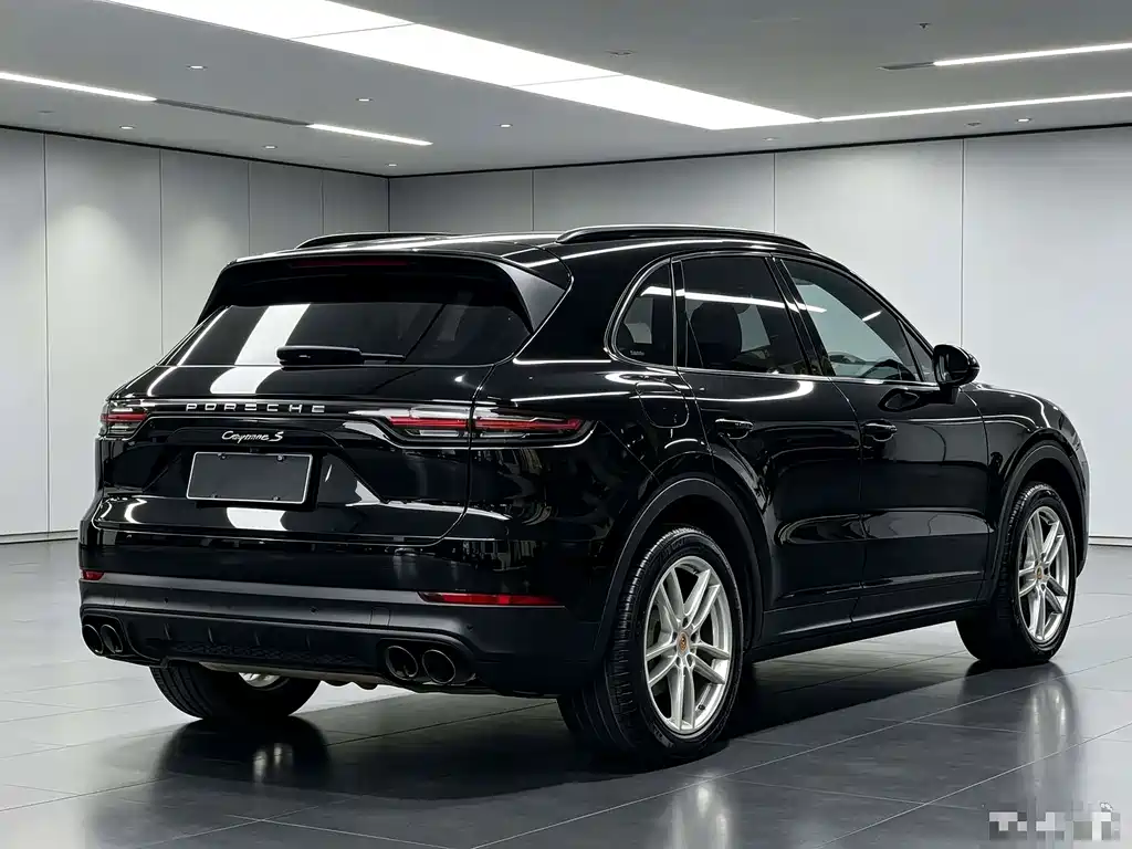 Porsche Cayenne — фото 4