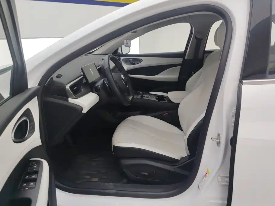 BYD Seal 05 DM-i — фото 9