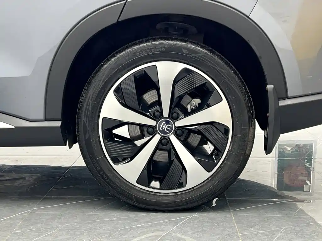 BYD PLUS New Energy — фото 24