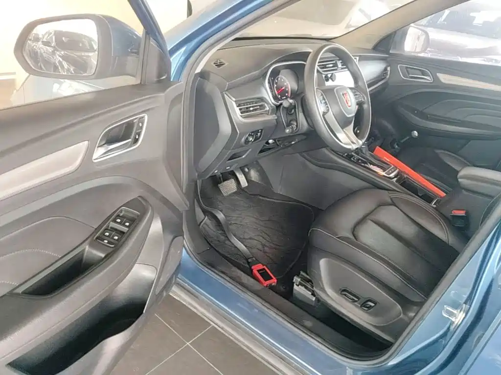 Roewe RX3 — фото 15
