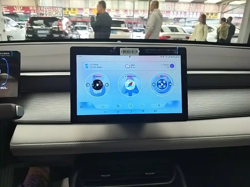 BYD Seal 05 DM-i — фото 13