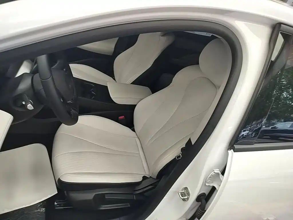 BYD Seal 05 DM-i — фото 15