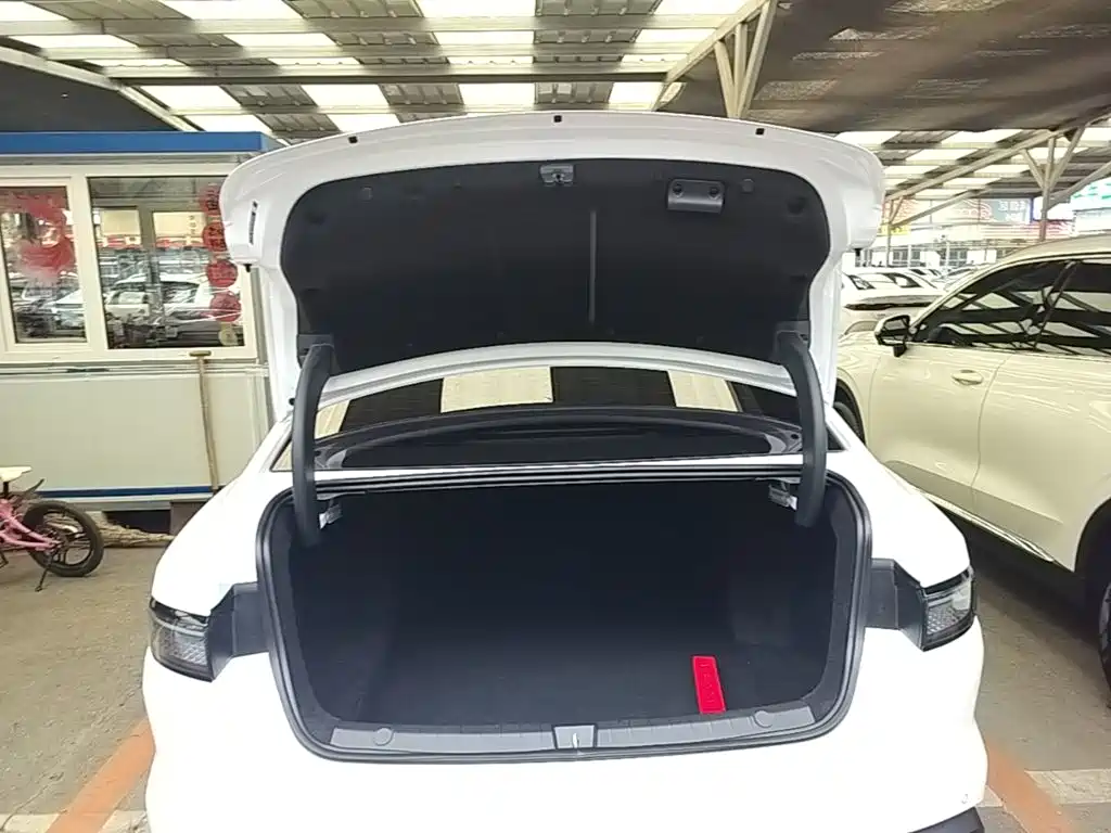 BYD Seal 05 DM-i — фото 19