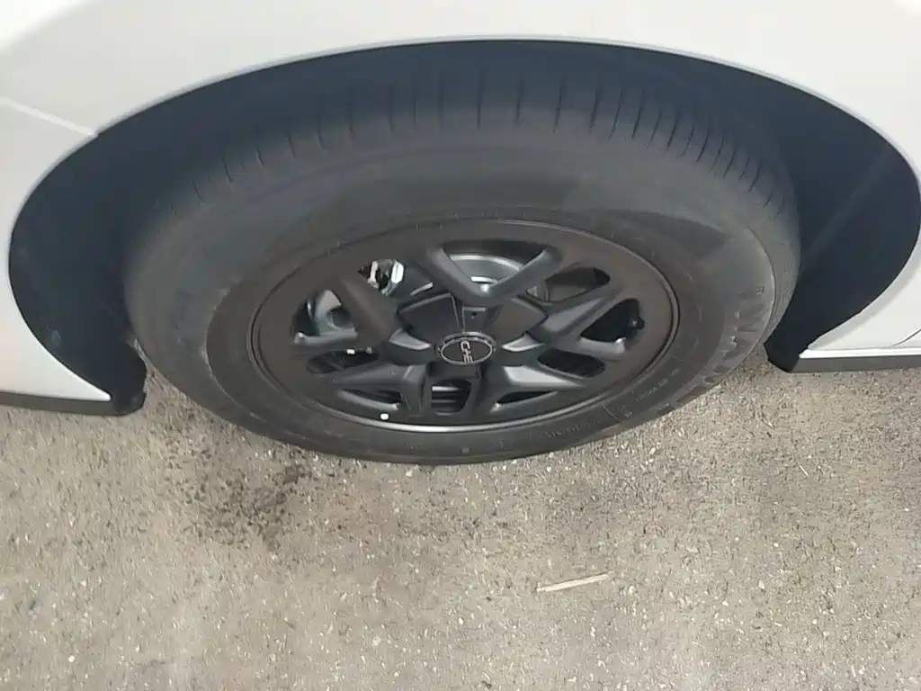 BYD Seal 05 DM-i — фото 23