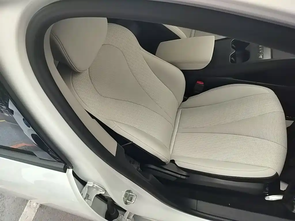 BYD Seal 05 DM-i — фото 25