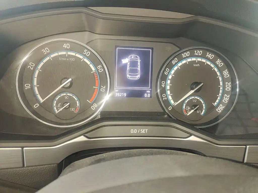 Skoda Superb — фото 11