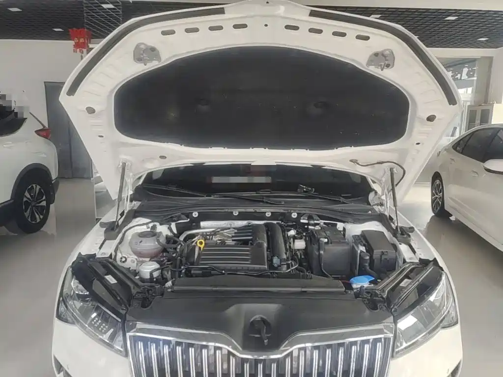 Skoda Superb — фото 19