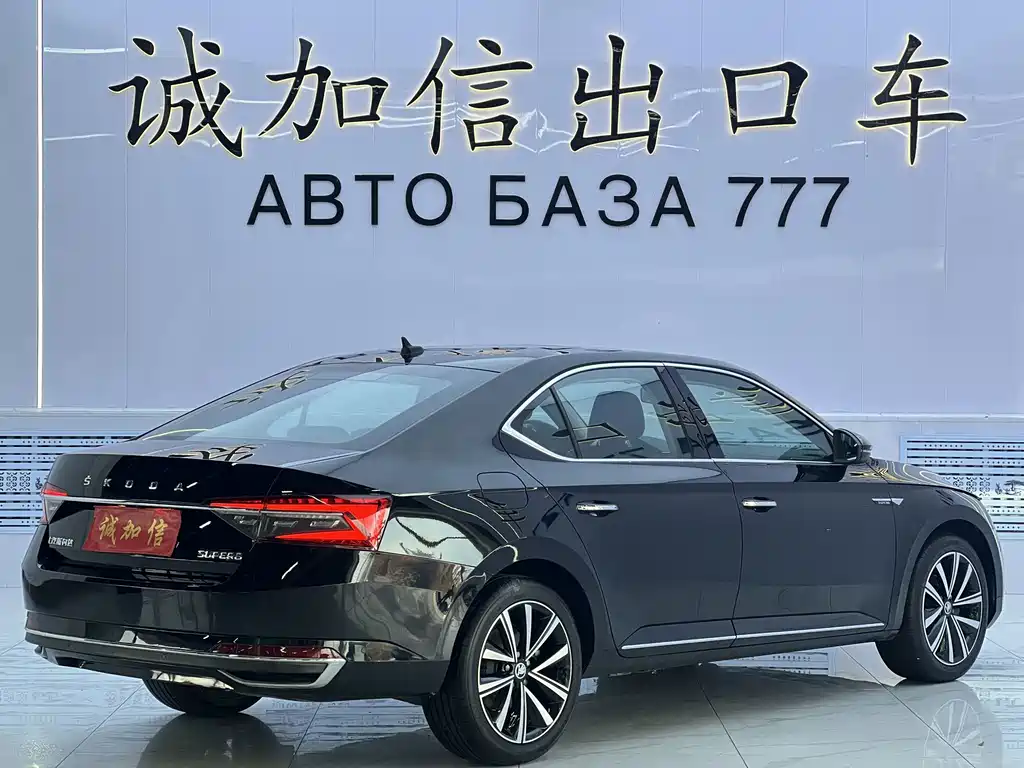 Skoda Superb — фото 4