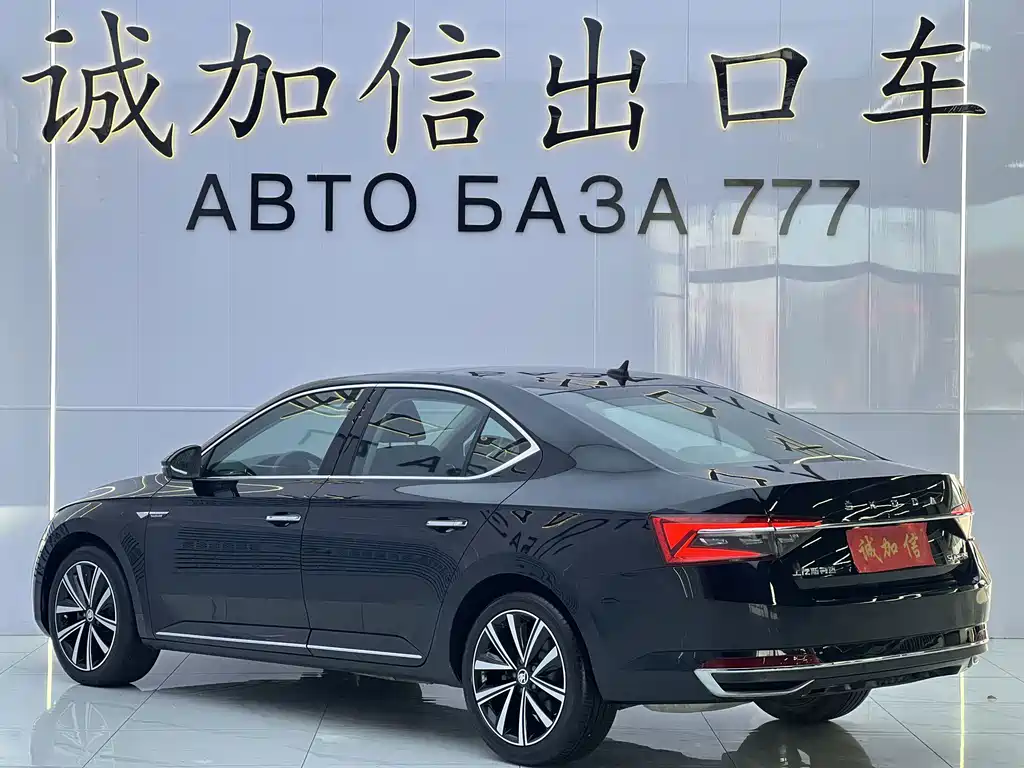 Skoda Superb — фото 6