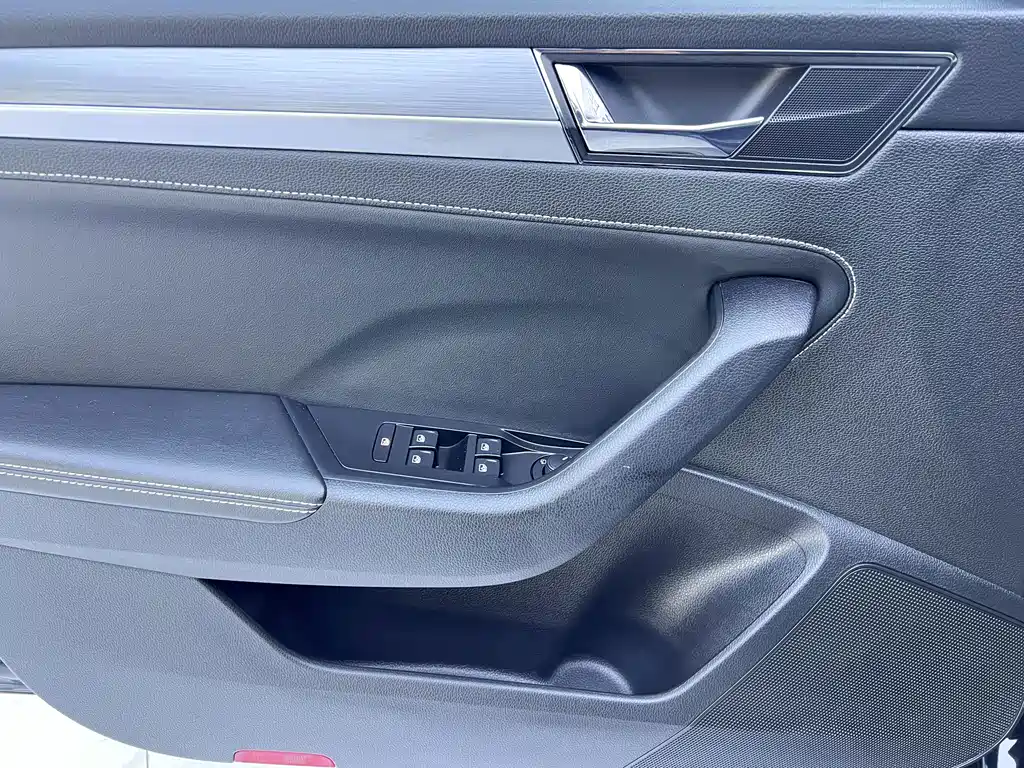 Skoda Superb — фото 8