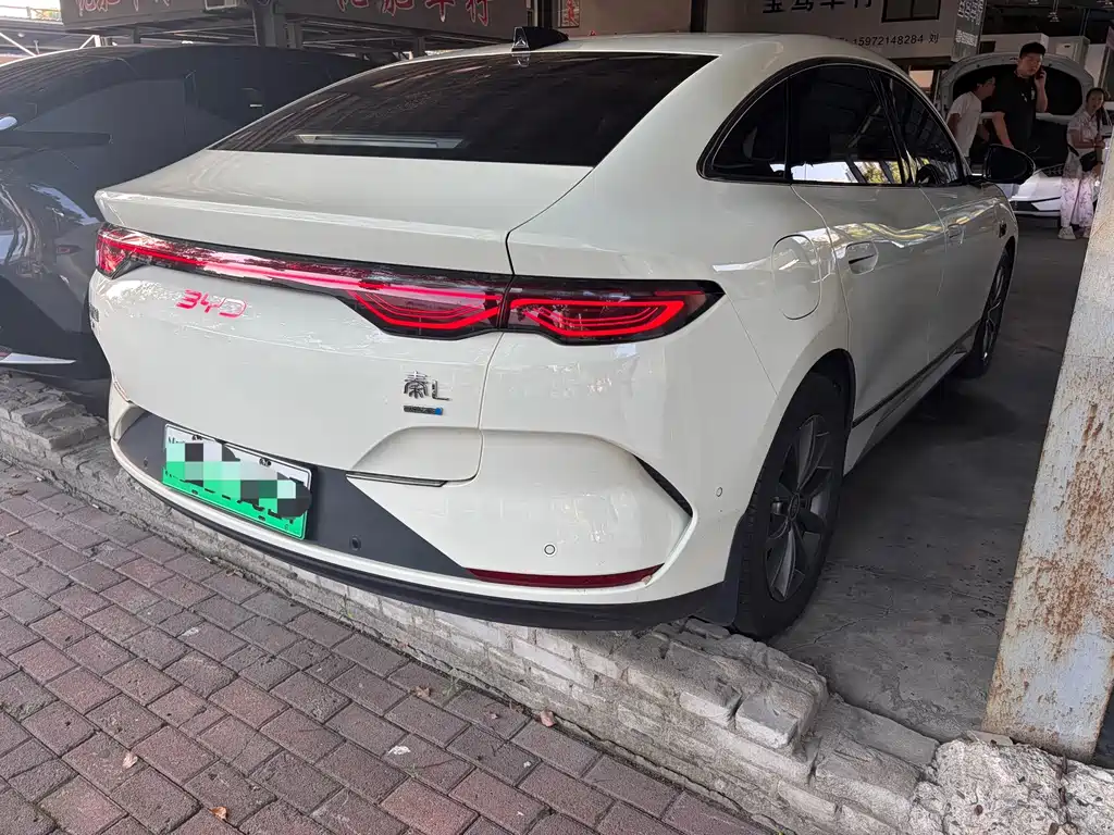 BYD Qin L — фото 7