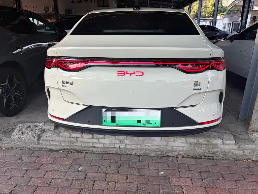 BYD Qin L — фото 8