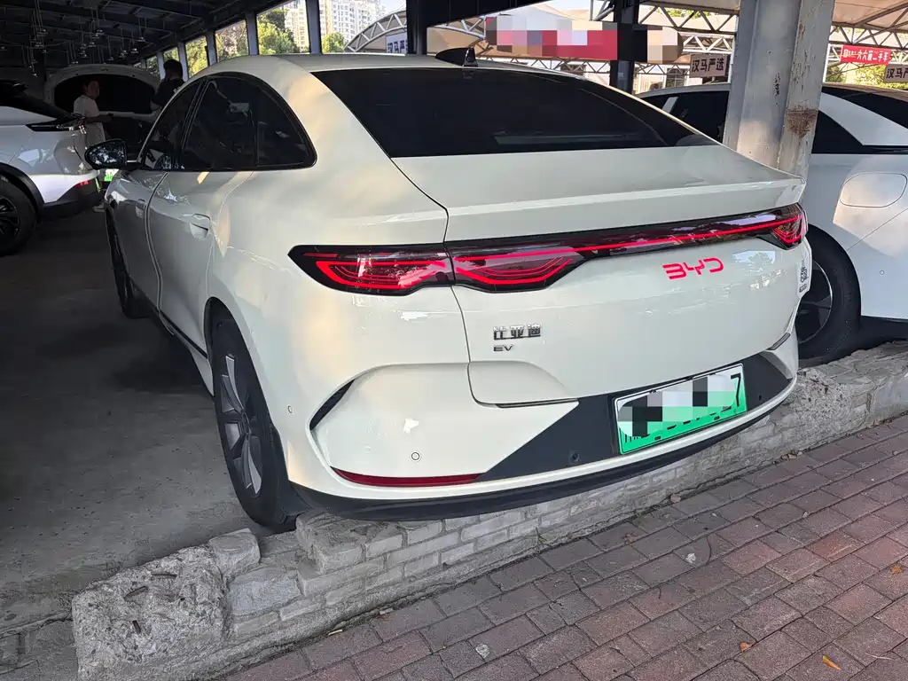BYD Qin L — фото 9