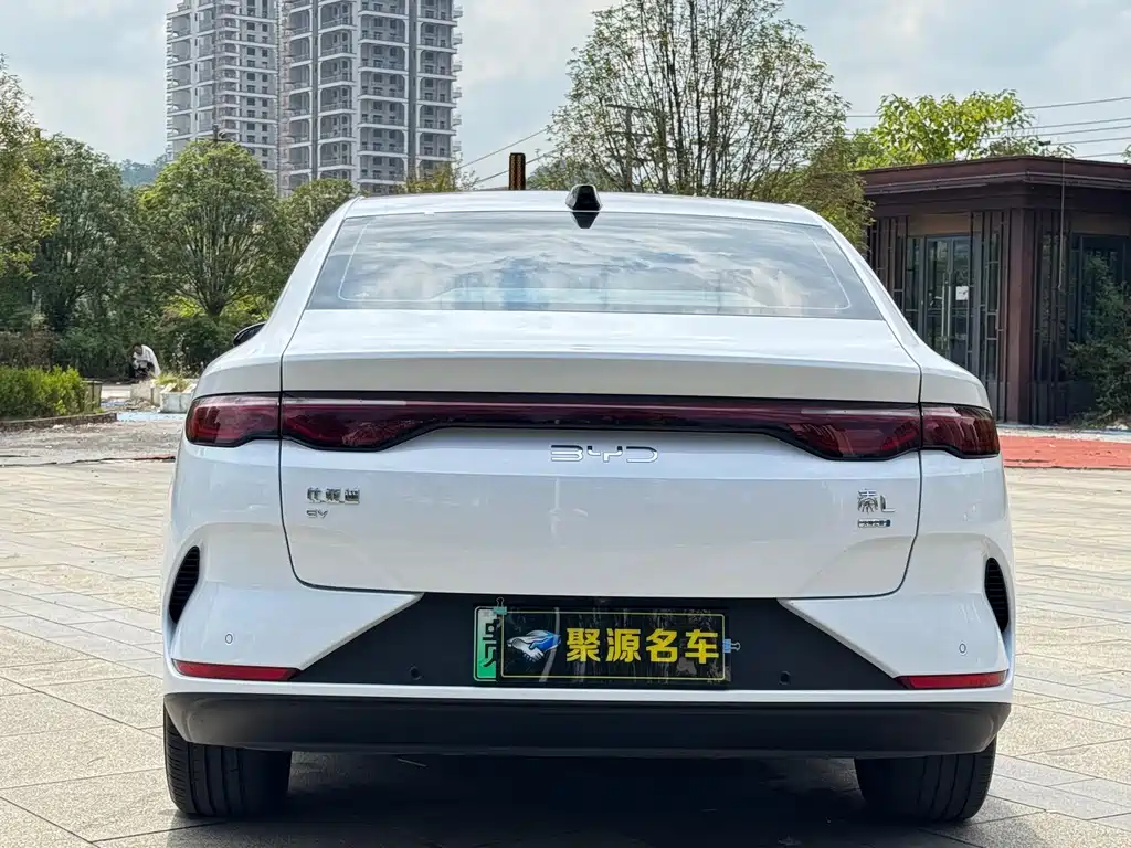 BYD Qin L — фото 8