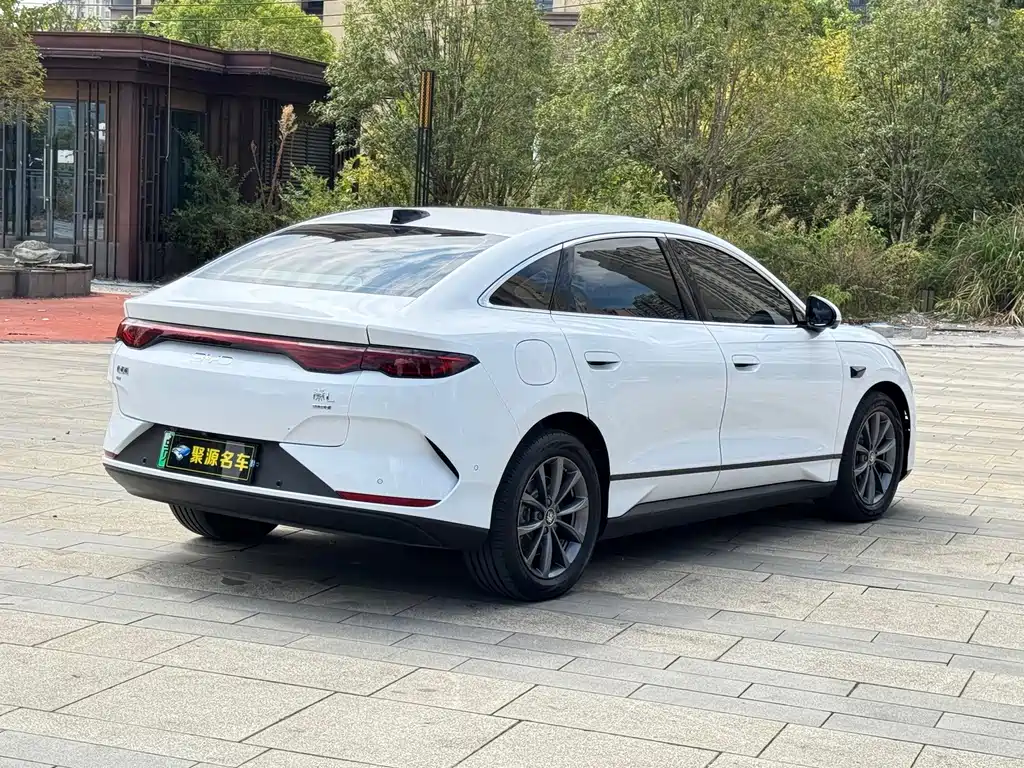 BYD Qin L — фото 9
