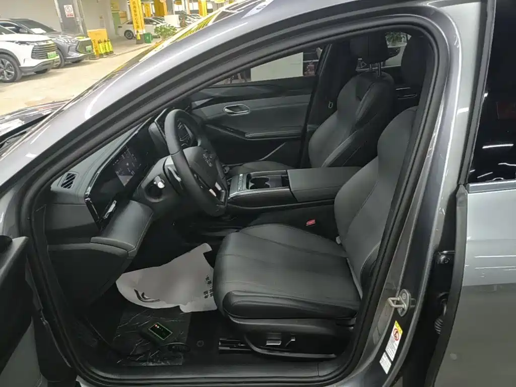 BYD Qin L — фото 15