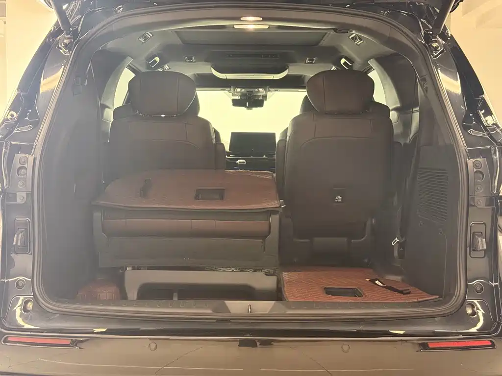 Toyota Sienna — фото 22