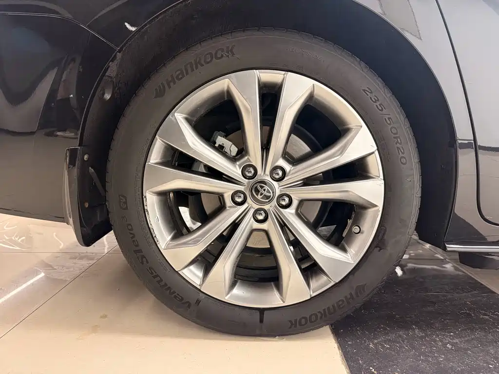 Toyota Sienna — фото 23