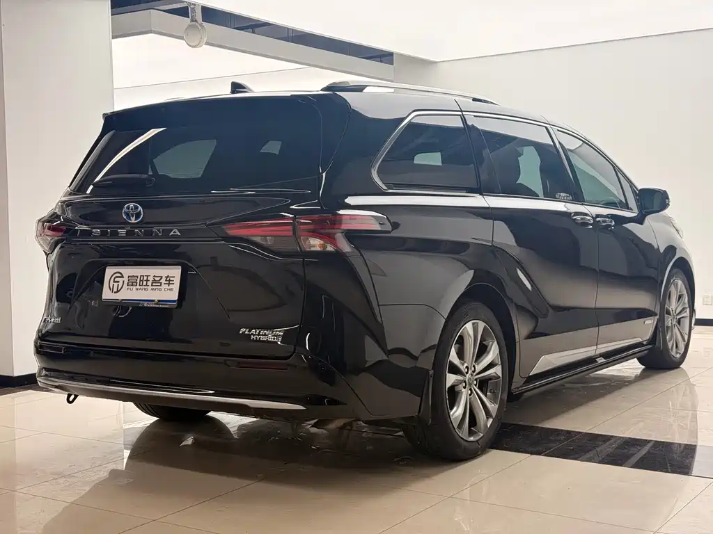 Toyota Sienna — фото 5