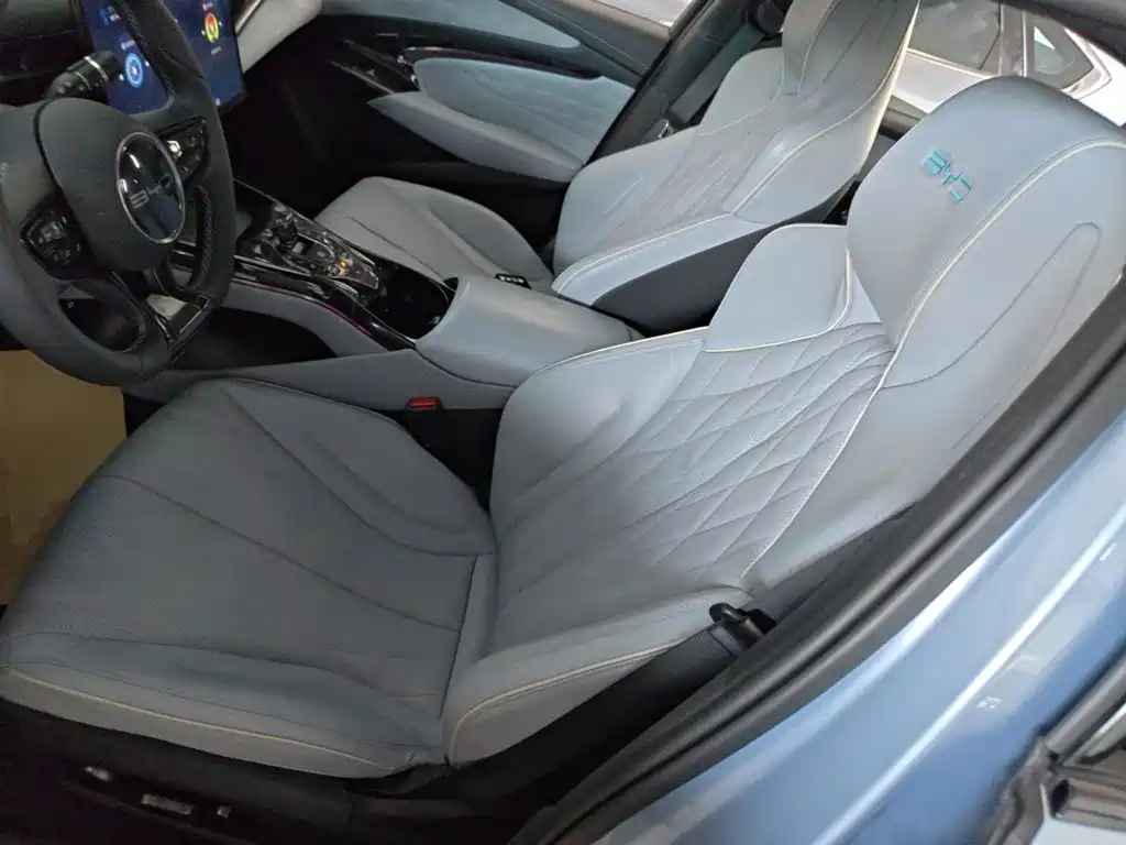 BYD Seal — фото 15