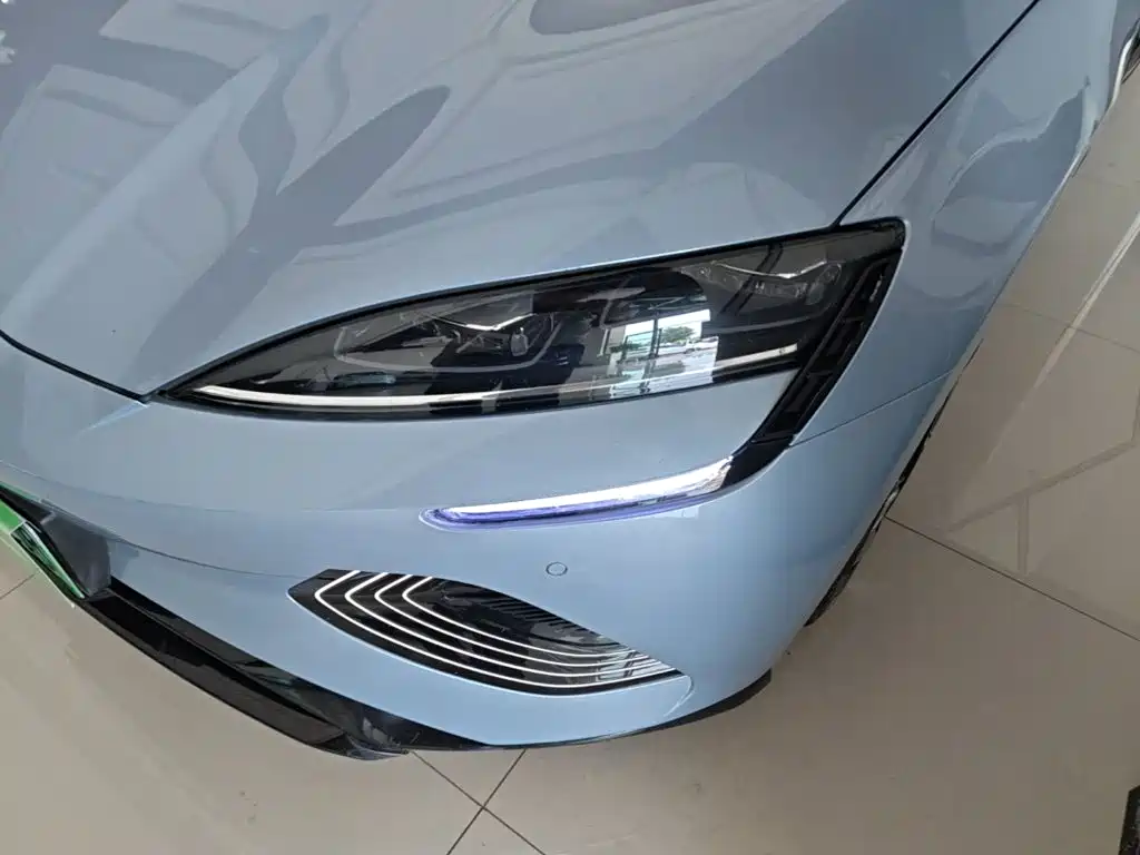 BYD Seal — фото 24