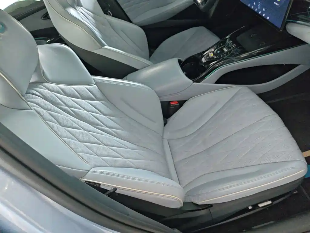 BYD Seal — фото 25