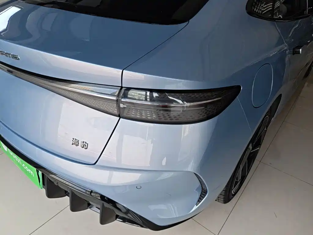 BYD Seal — фото 8