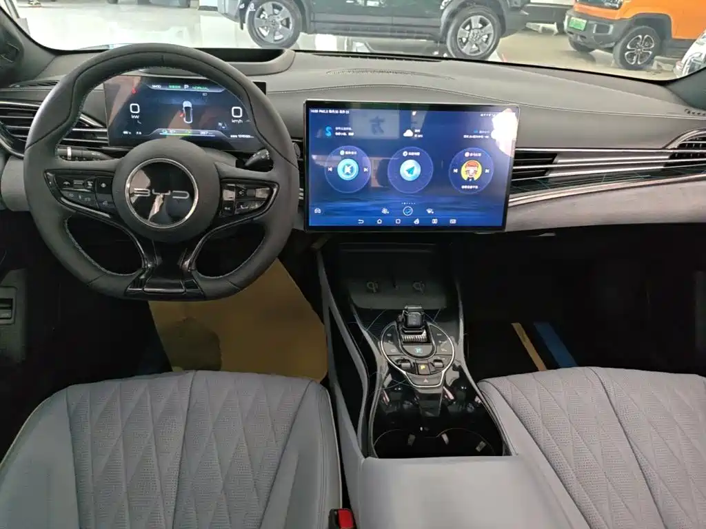 BYD Seal — фото 10