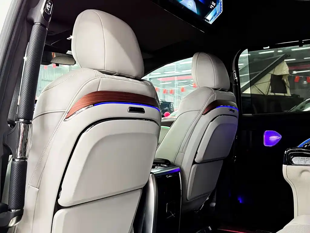 Toyota Granvia — фото 8