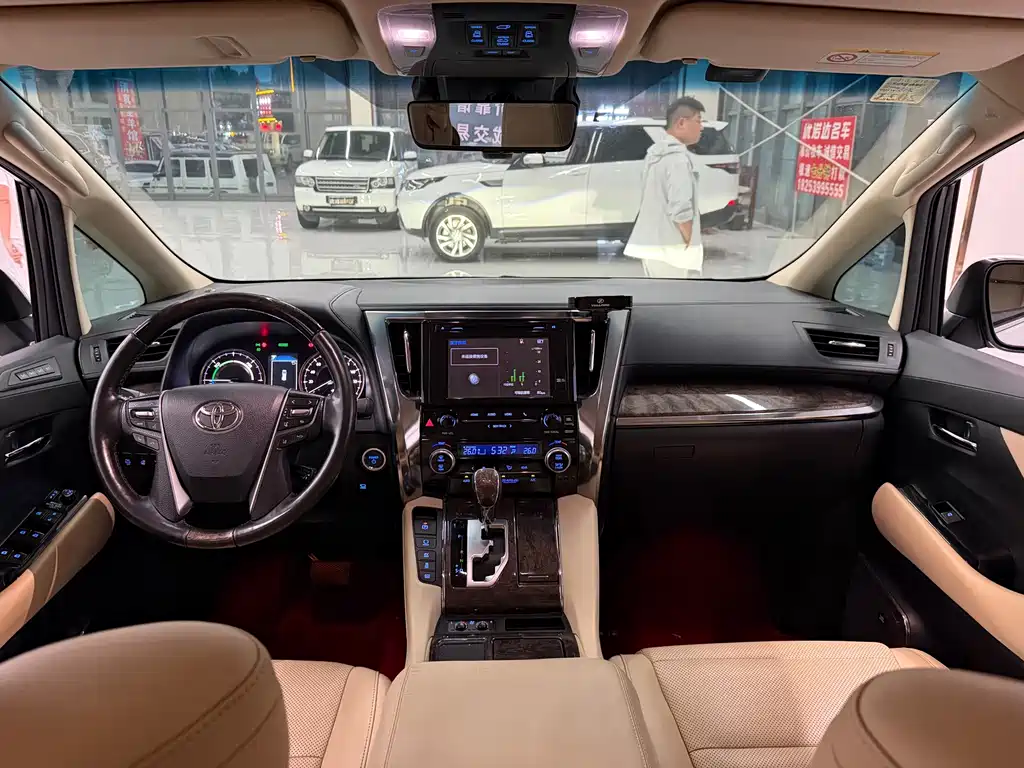 Toyota Vellfire — фото 5