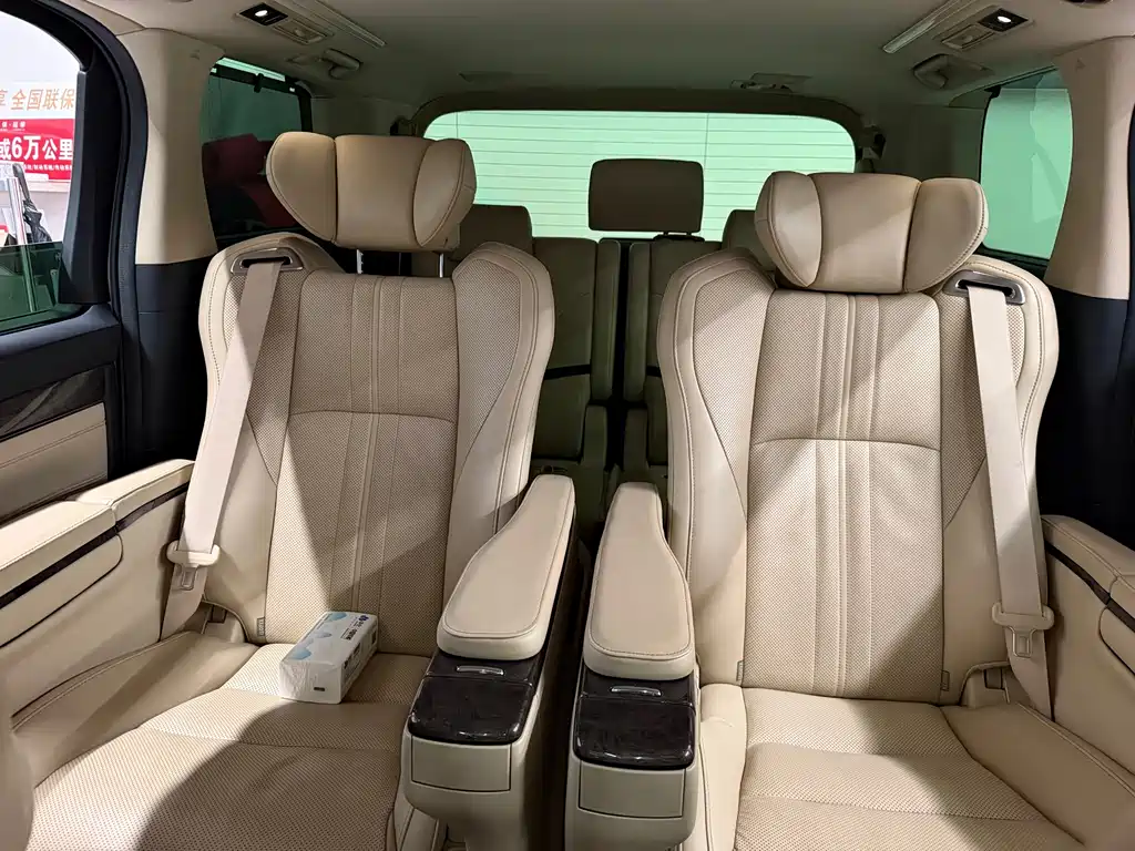 Toyota Vellfire — фото 7