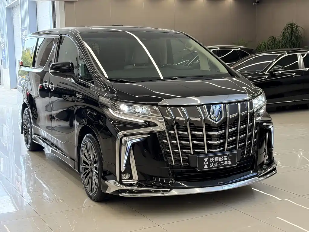 Toyota Alphard — фото 3