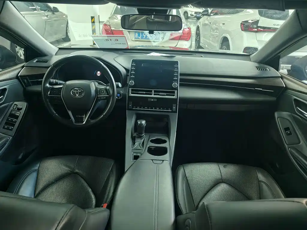 Toyota Avalon — фото 10