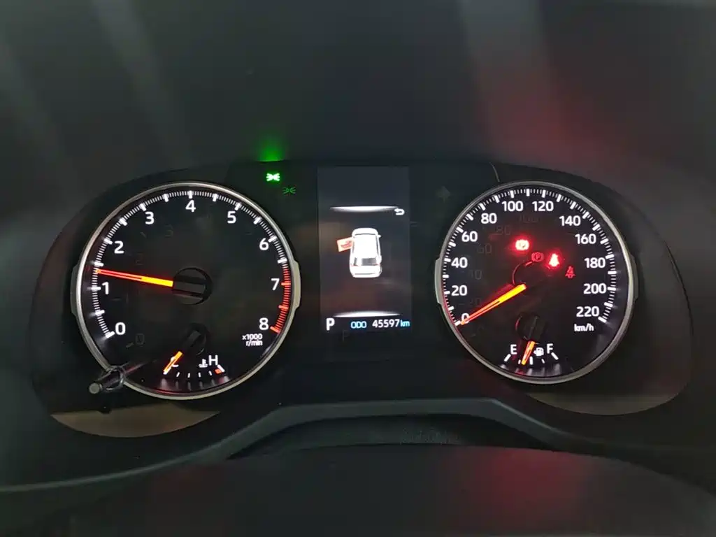 Toyota RAV4 — фото 11