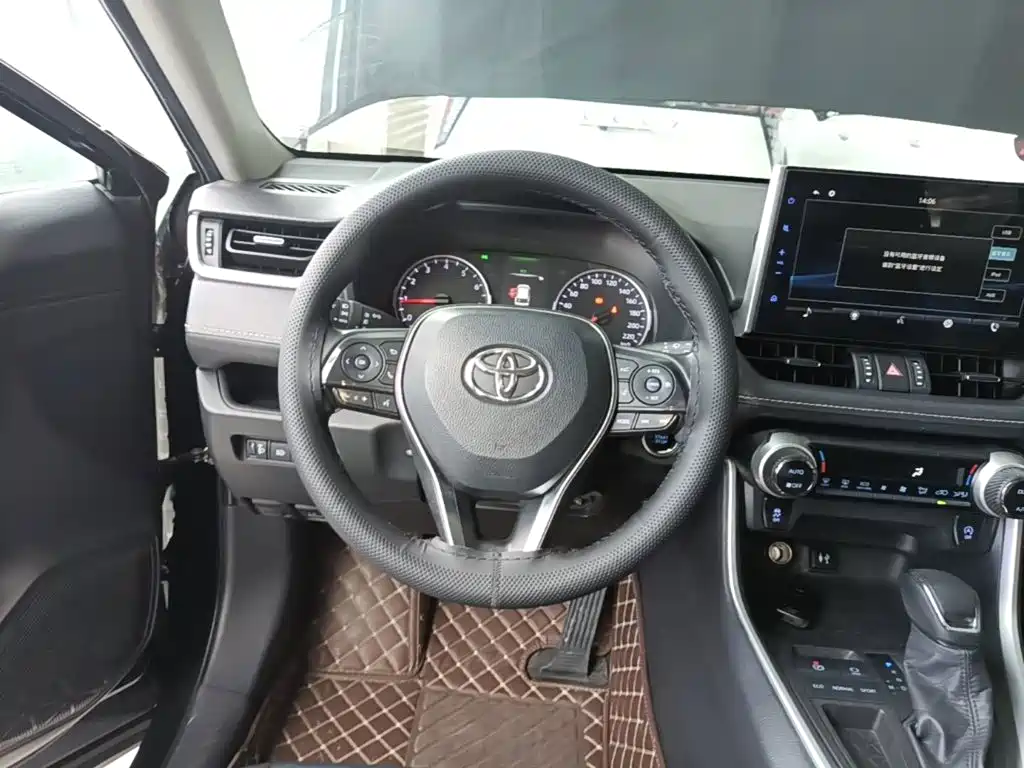 Toyota Wildlander — фото 10