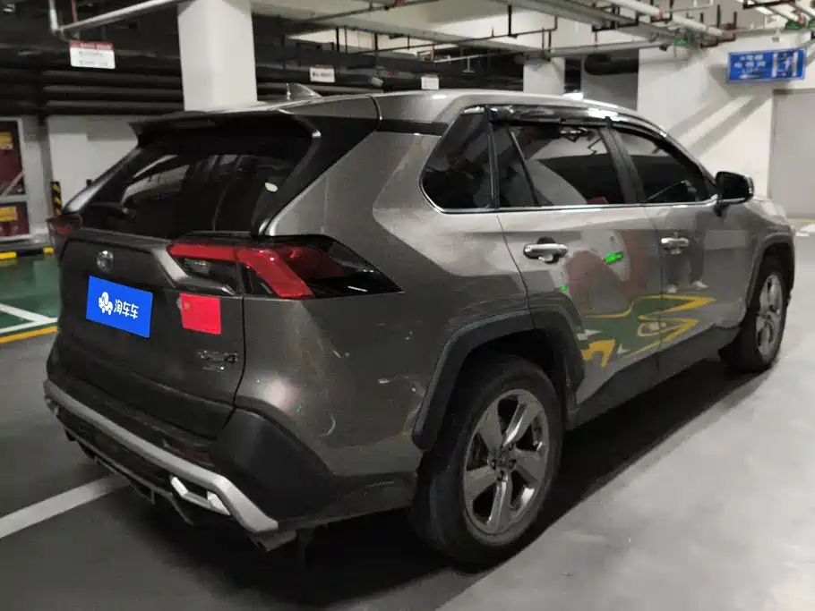 Toyota RAV4 — фото 3